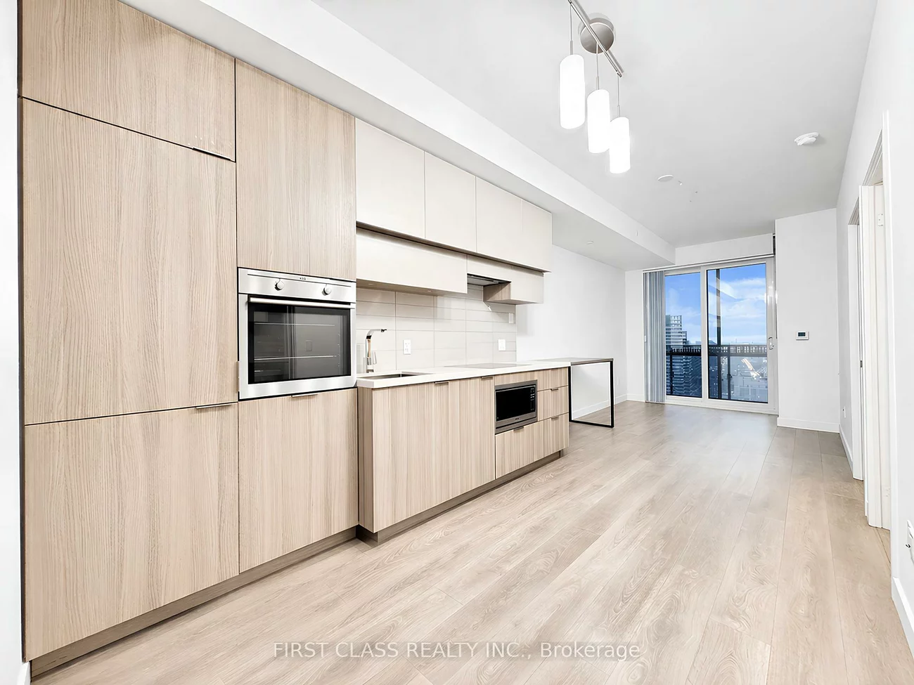 8, Eglinton, Yonge-Eglinton, Toronto