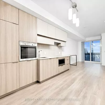 8, Eglinton, Yonge-Eglinton, Toronto