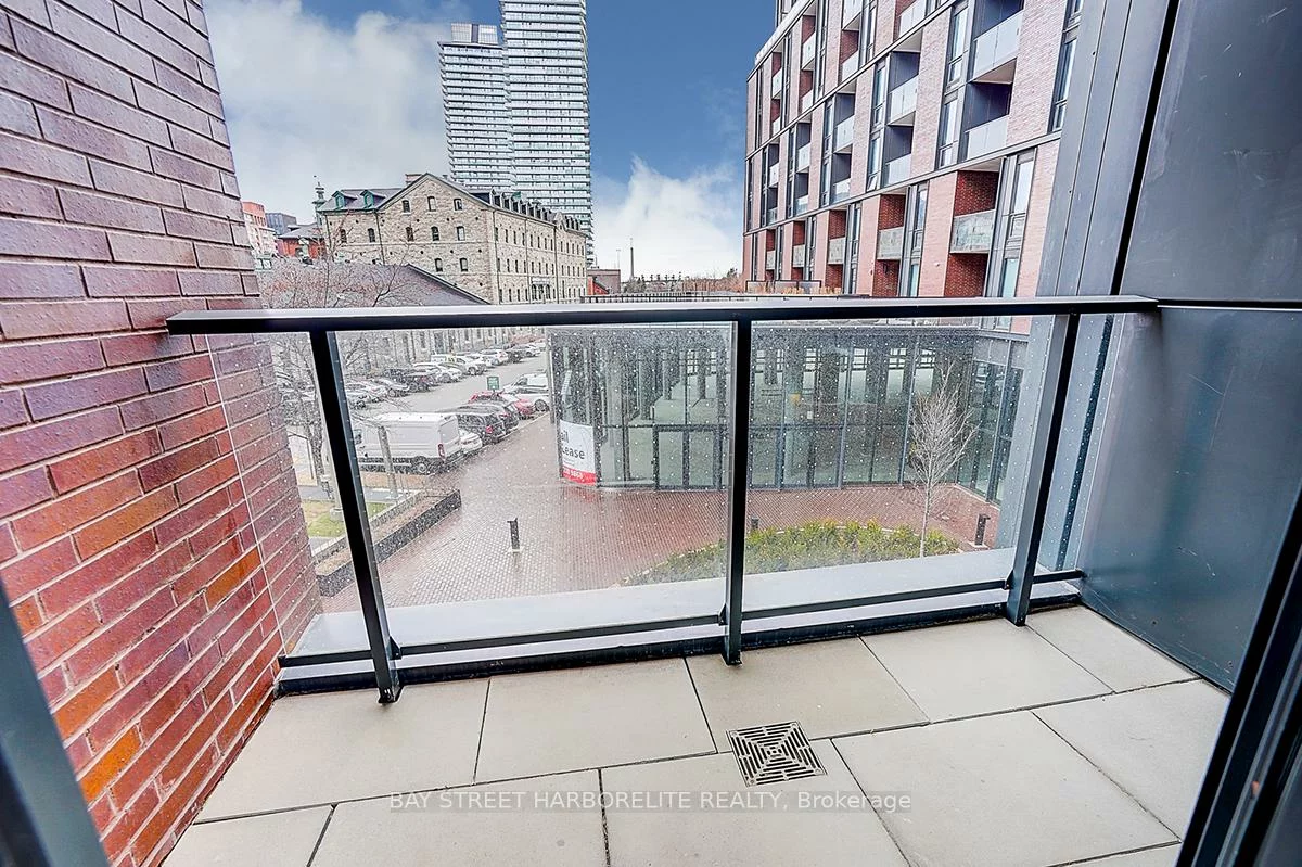 35, Parliament, Waterfront Communities C8, Toronto