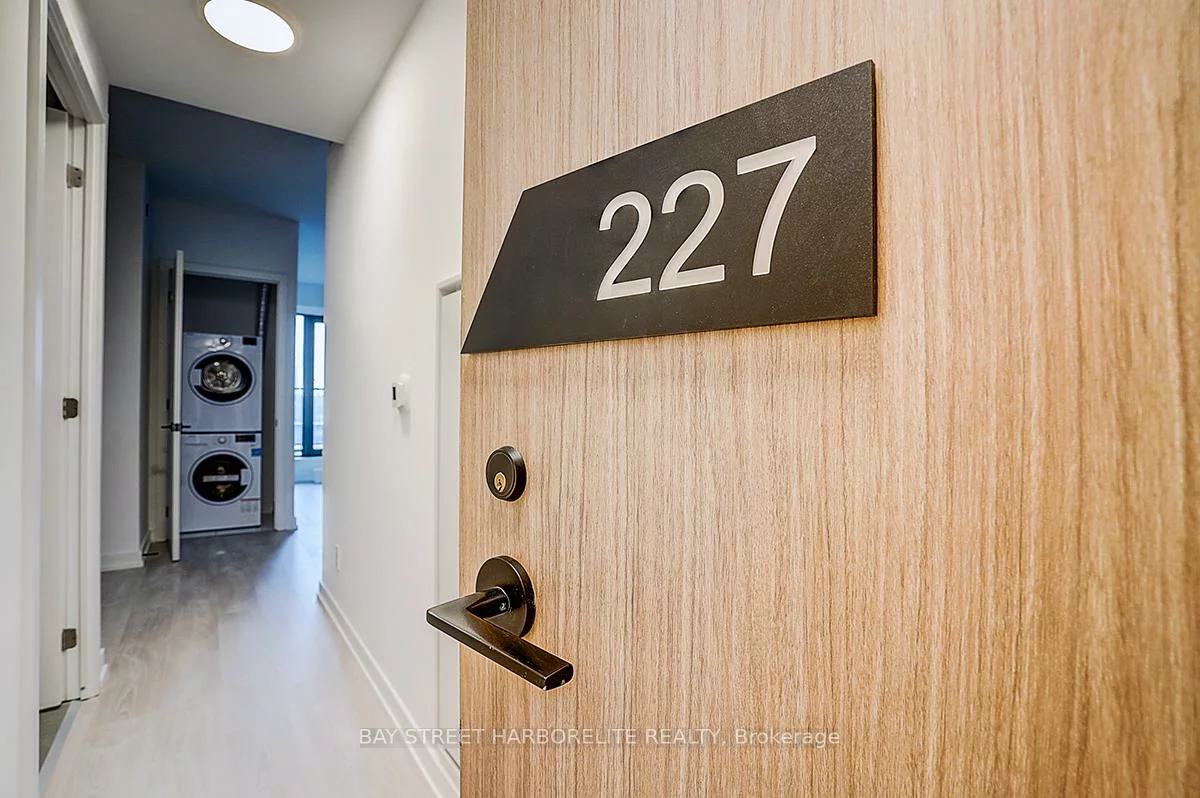 35, Parliament, Waterfront Communities C8, Toronto