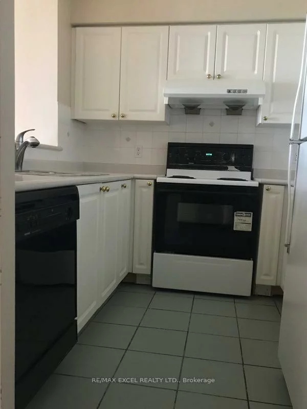 28, Pemberton, Newtonbrook East, Toronto