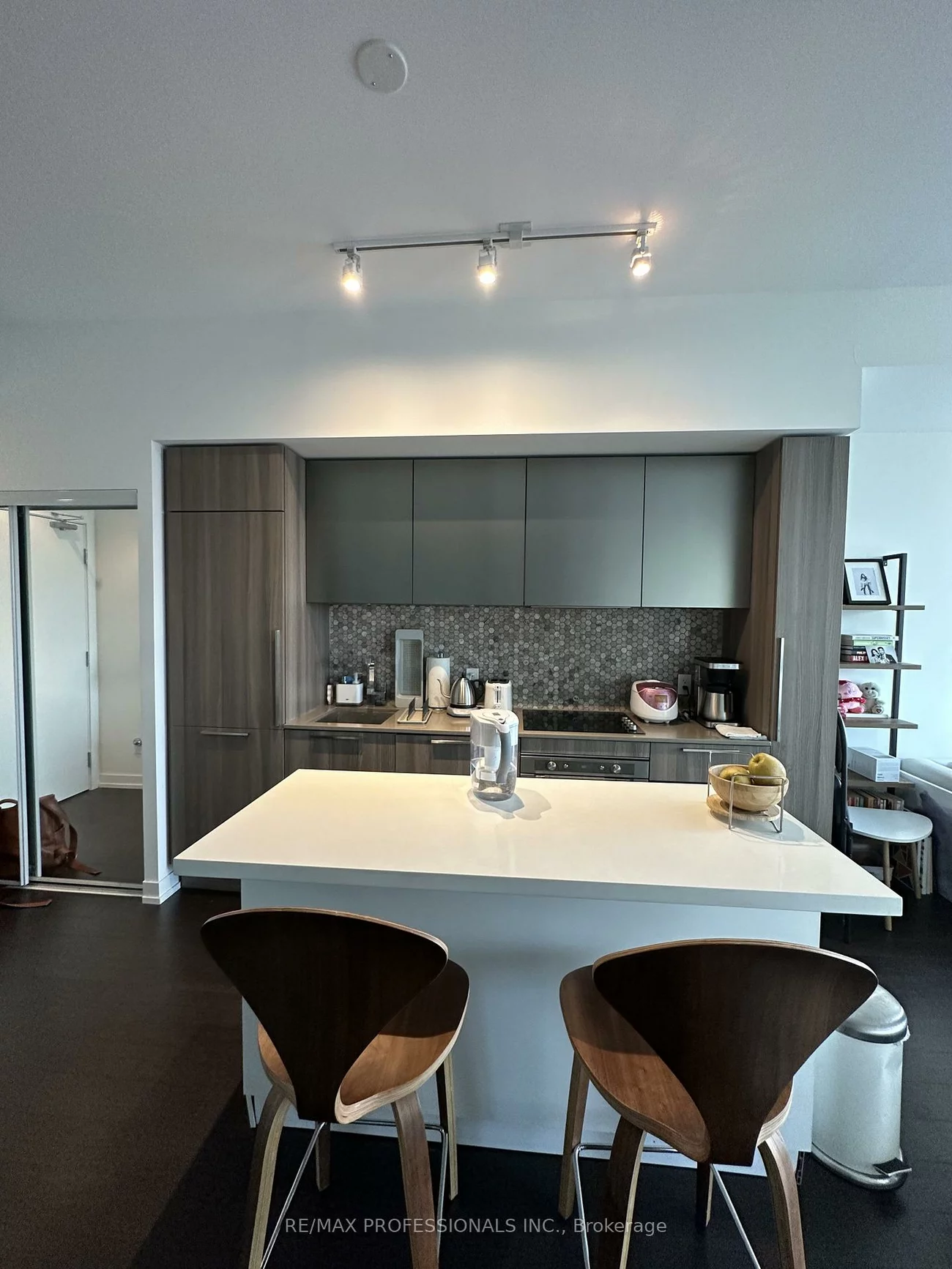 85, Wood, Church-Yonge Corridor, Toronto