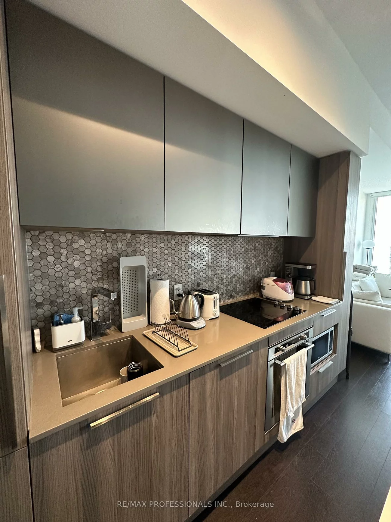 85, Wood, Church-Yonge Corridor, Toronto