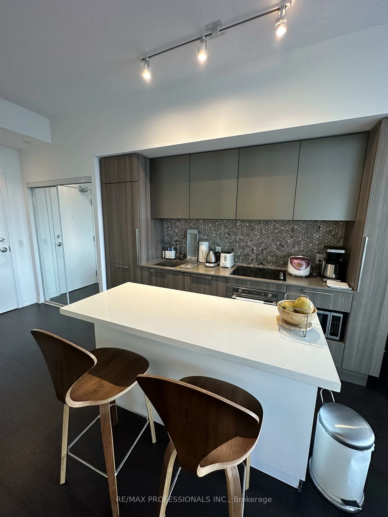 85, Wood, Church-Yonge Corridor, Toronto