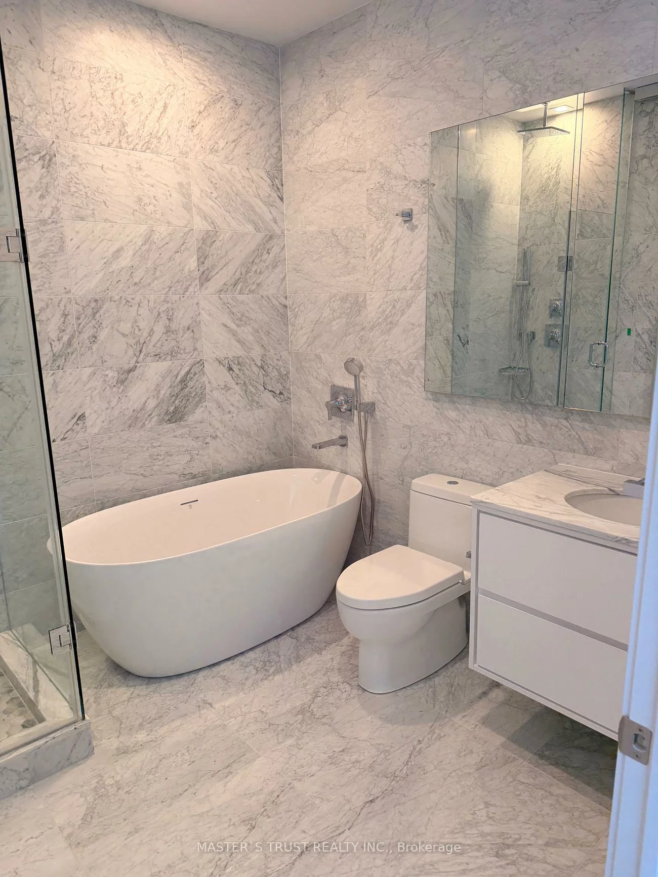 29, Green Trail, Bayview Village, Toronto