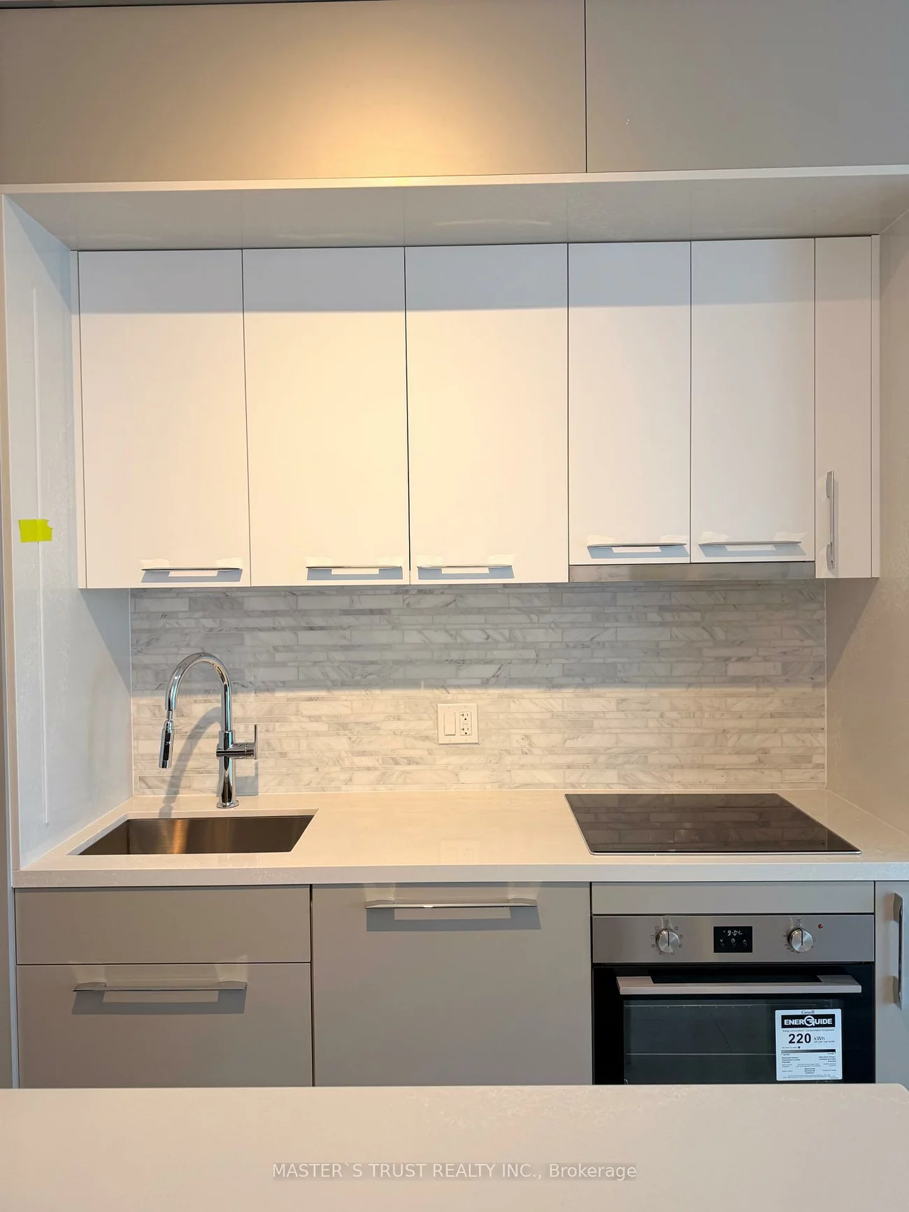 29, Green Trail, Bayview Village, Toronto