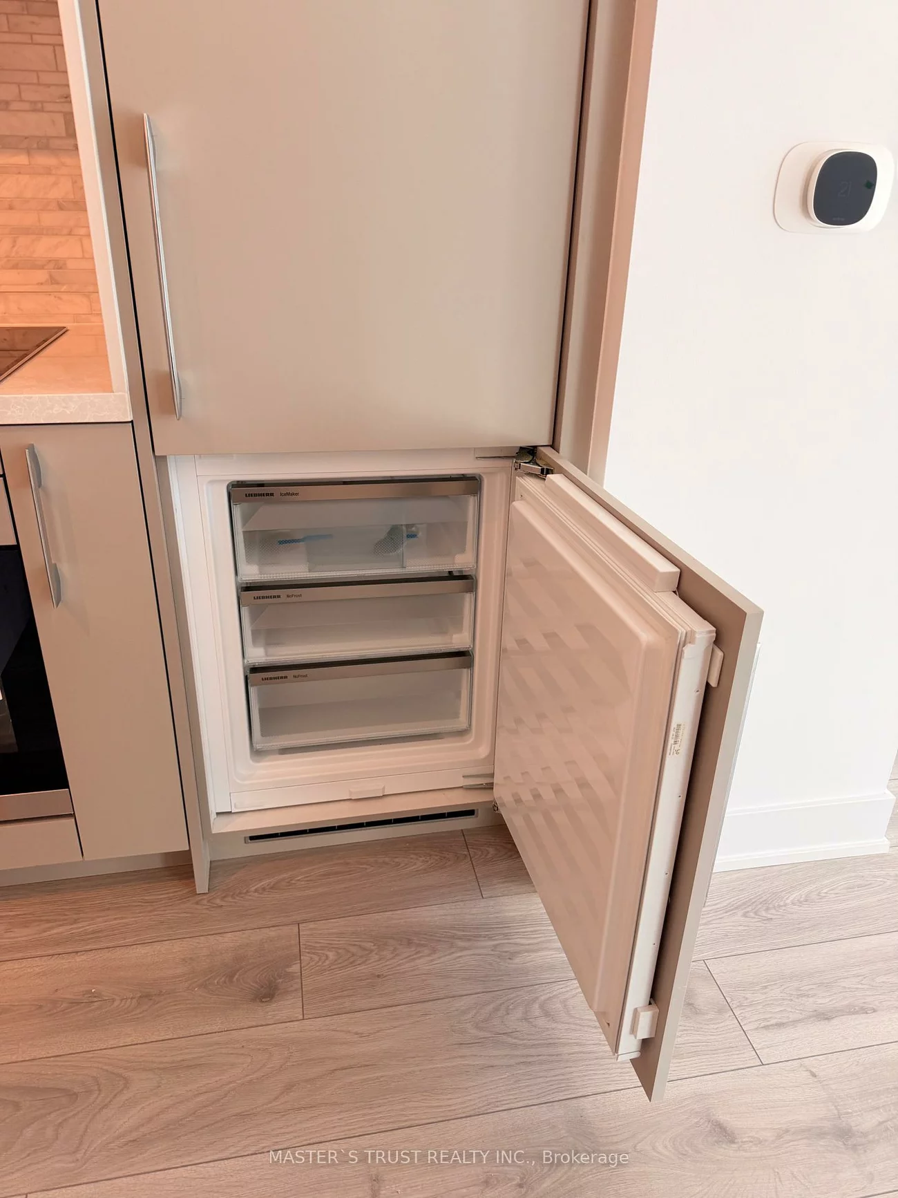 29, Green Trail, Bayview Village, Toronto