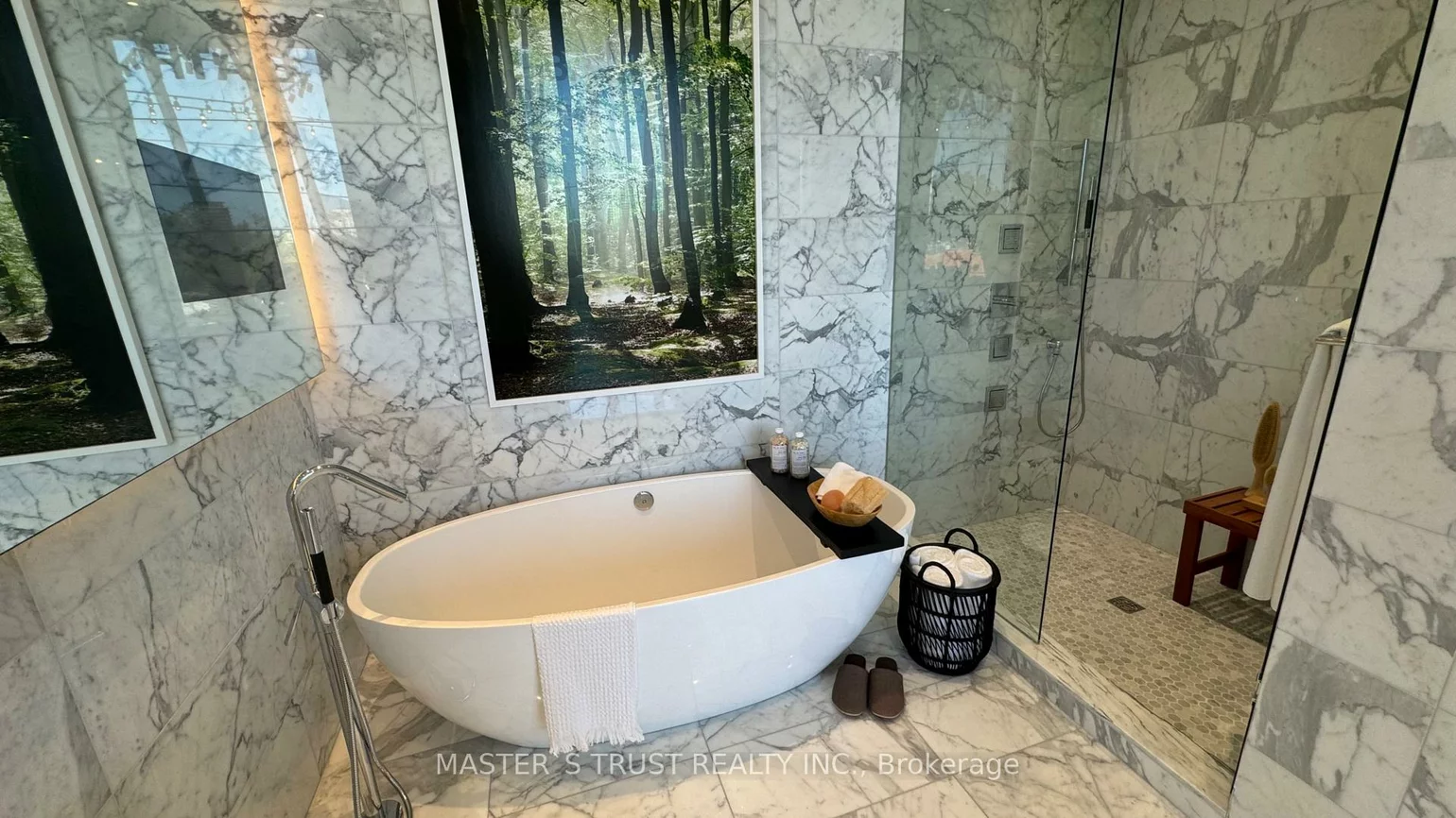 29, Green Trail, Bayview Village, Toronto