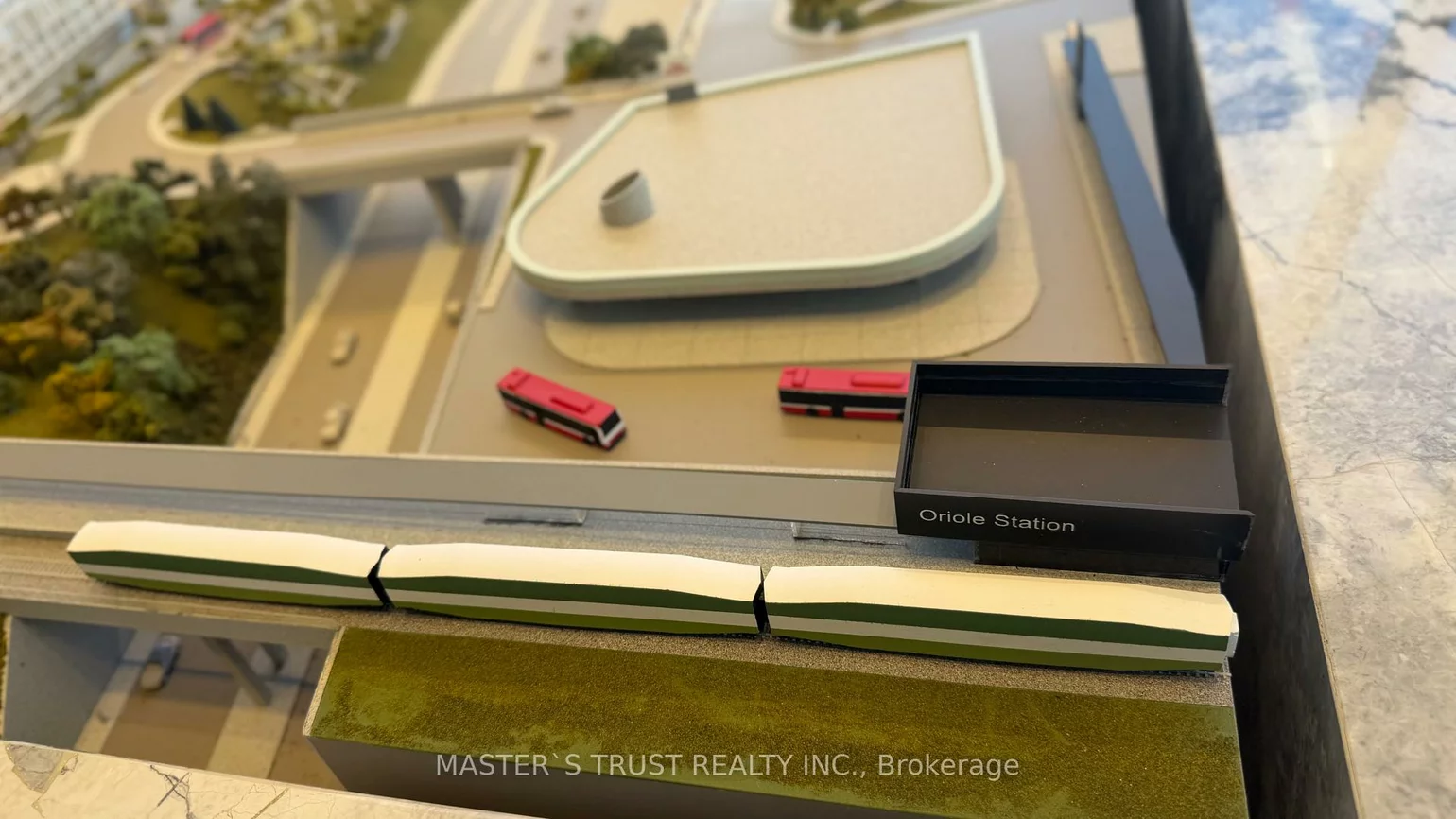 29, Green Trail, Bayview Village, Toronto