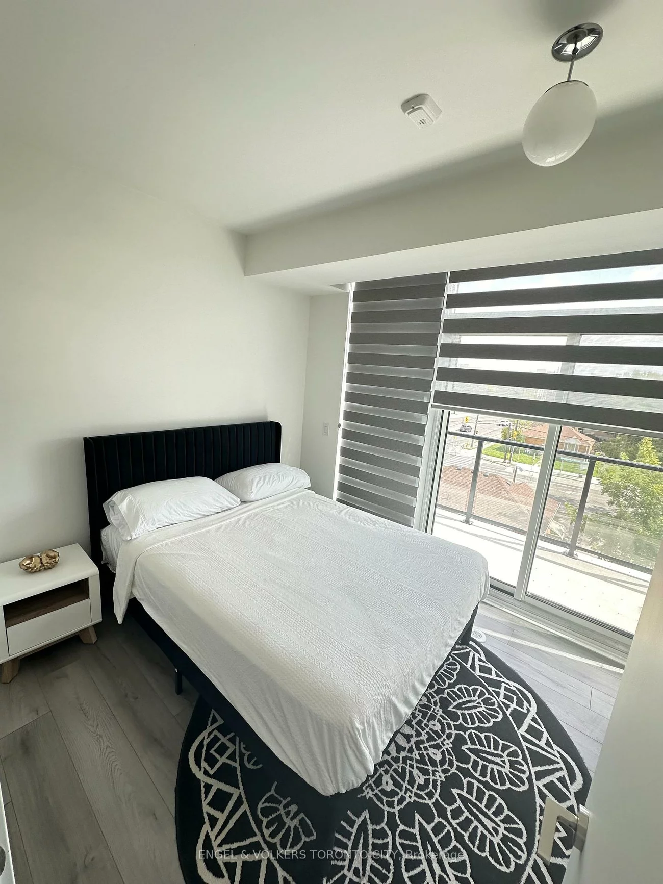 851, Sheppard W, Clanton Park, Toronto