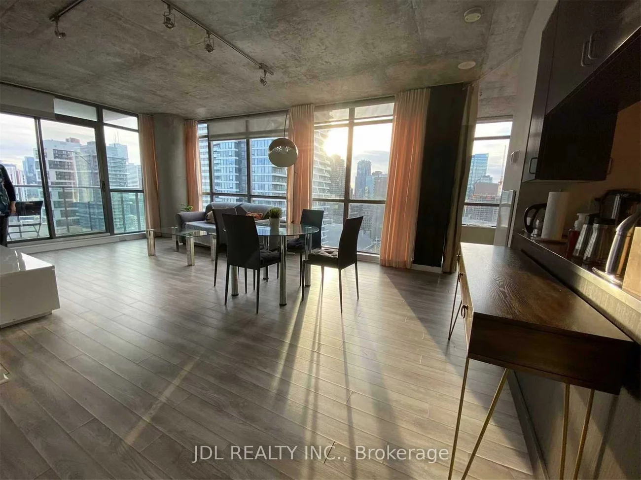 285, Mutual, Church-Yonge Corridor, Toronto