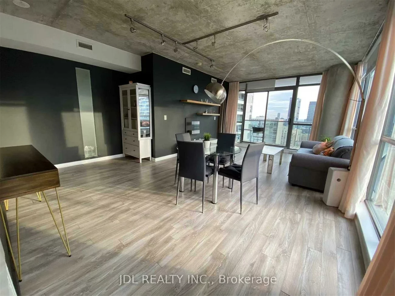 285, Mutual, Church-Yonge Corridor, Toronto