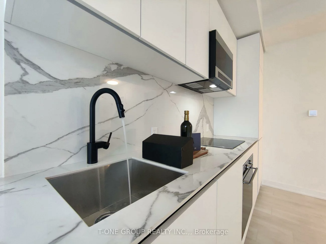 117, Broadway, Mount Pleasant West, Toronto