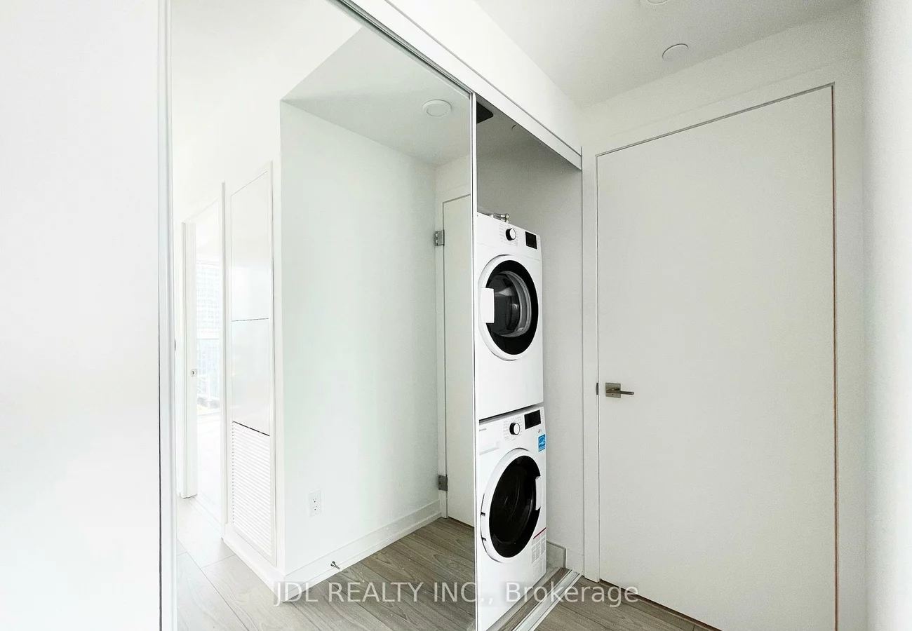 82, Dalhousie, Church-Yonge Corridor, Toronto