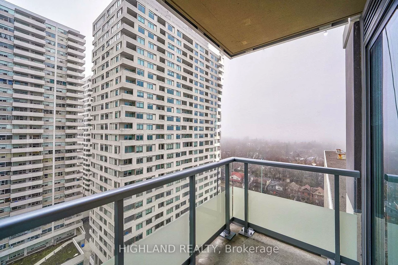 50, Dunfield, Mount Pleasant West, Toronto