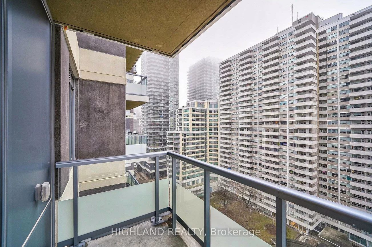 50, Dunfield, Mount Pleasant West, Toronto