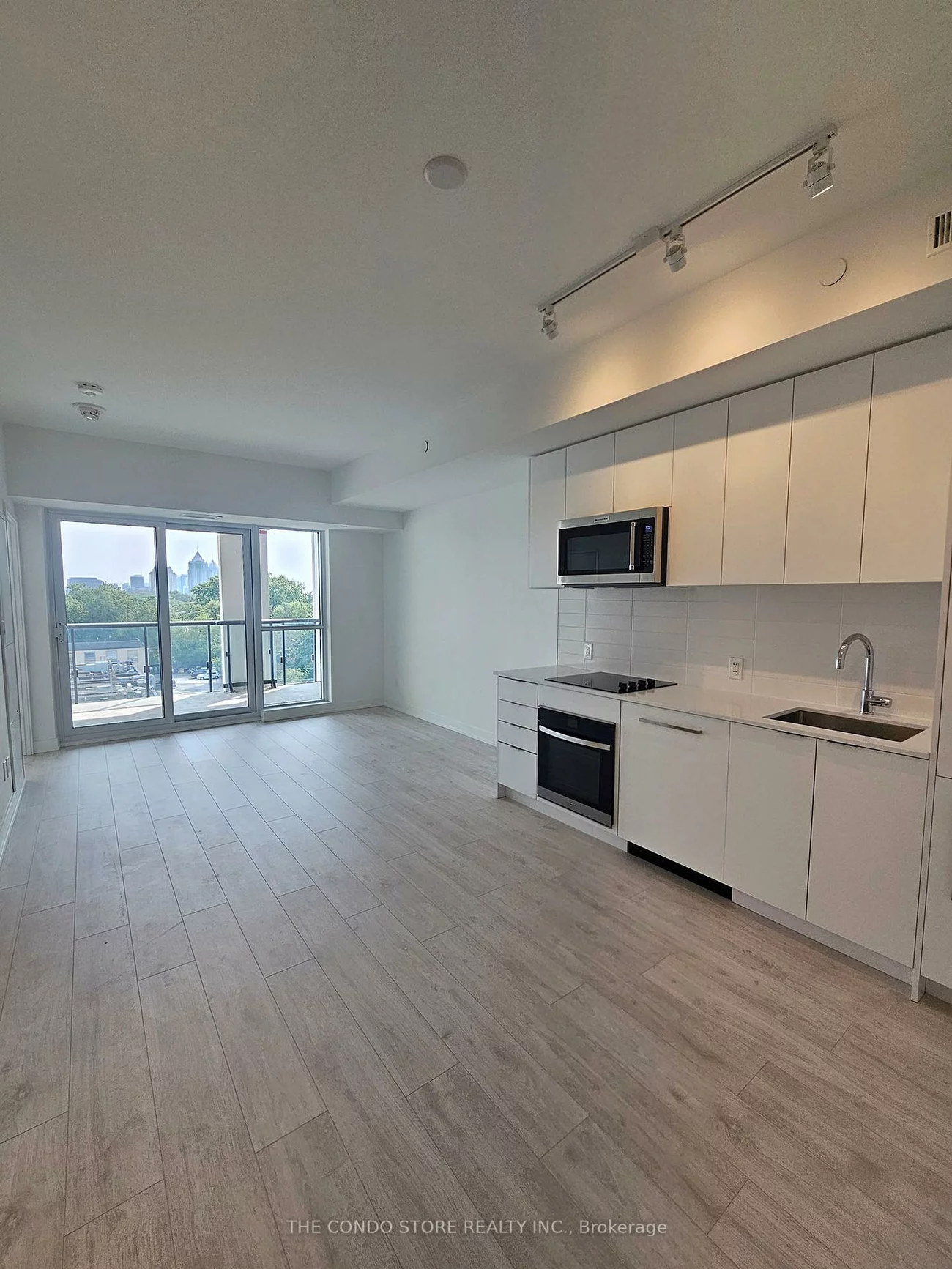 181, Sheppard, Willowdale East, Toronto