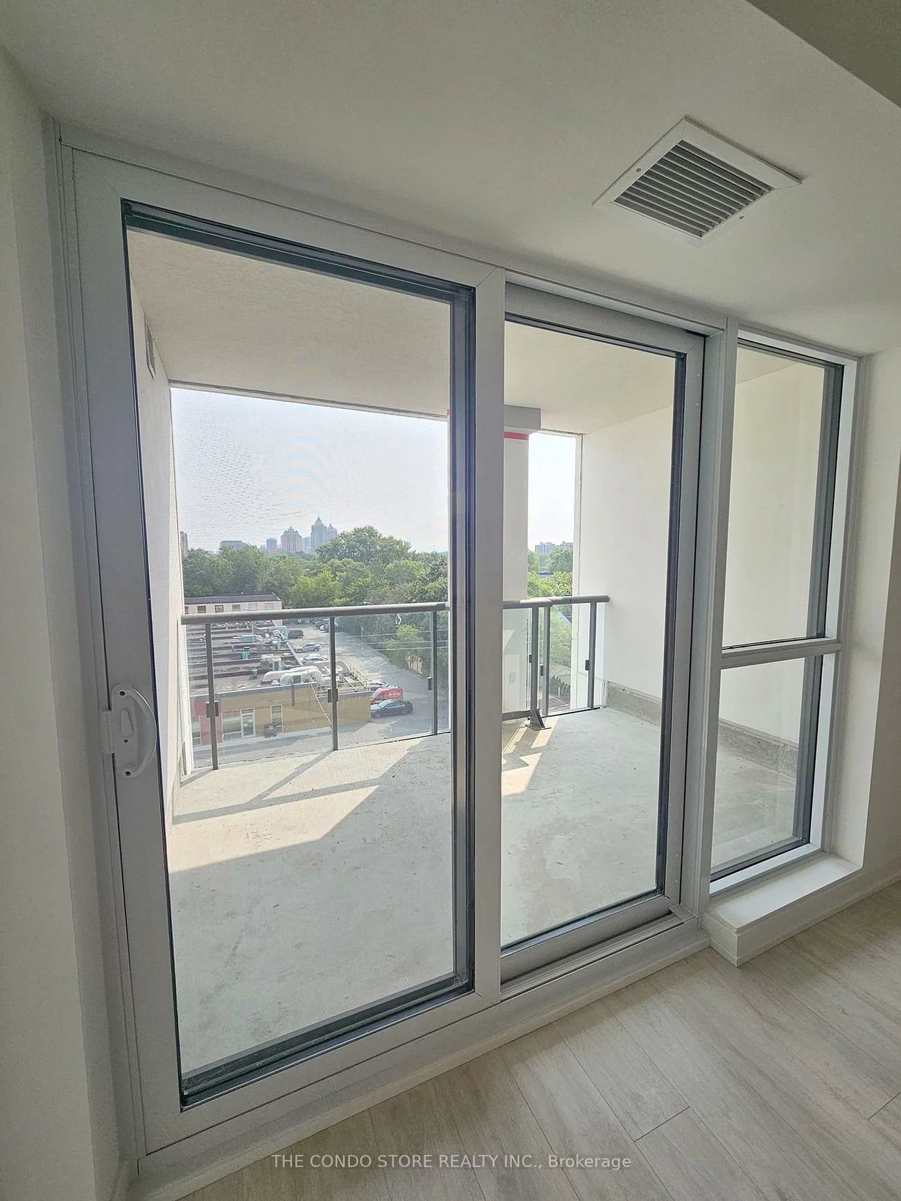 181, Sheppard, Willowdale East, Toronto