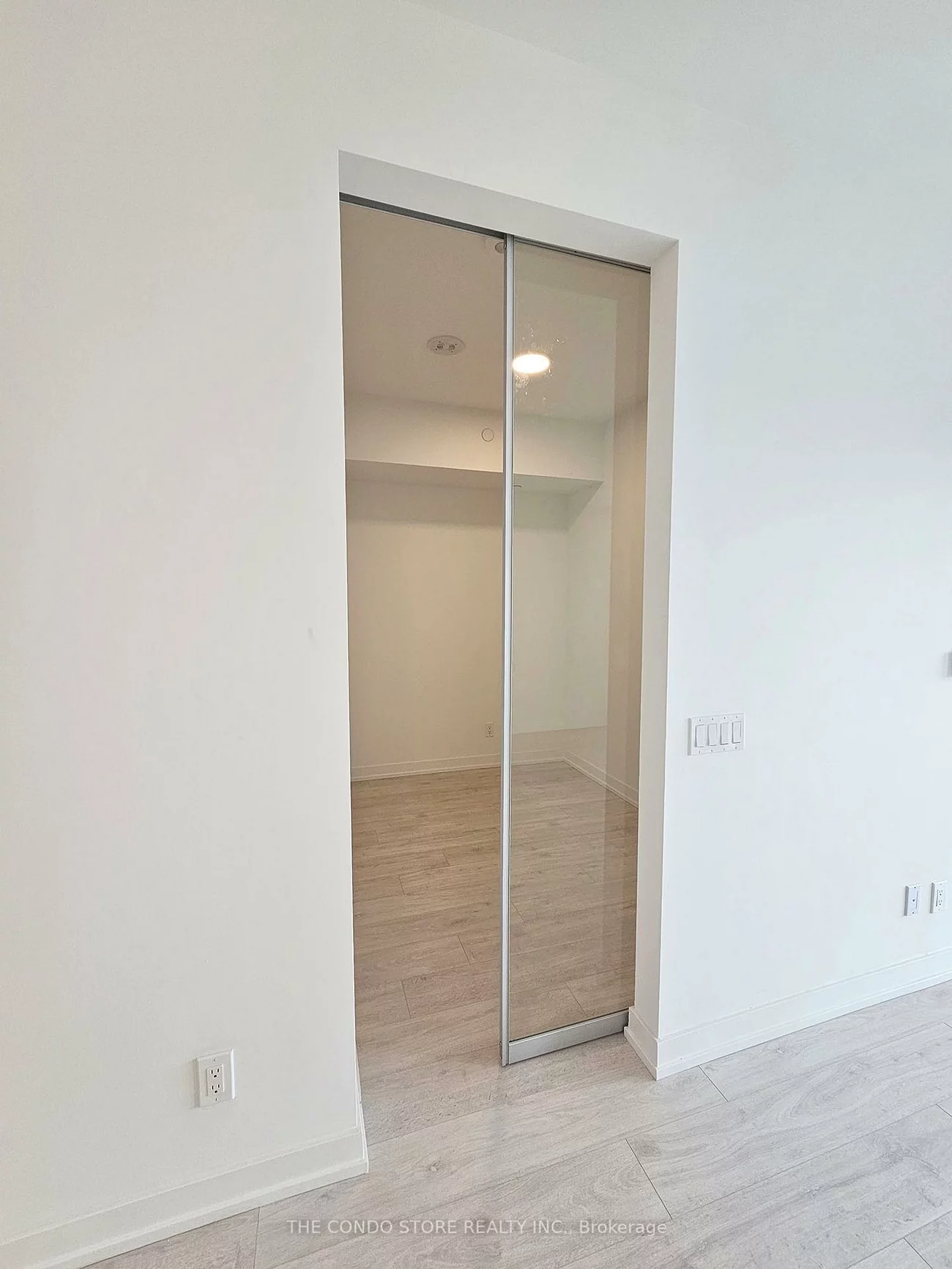 181, Sheppard, Willowdale East, Toronto