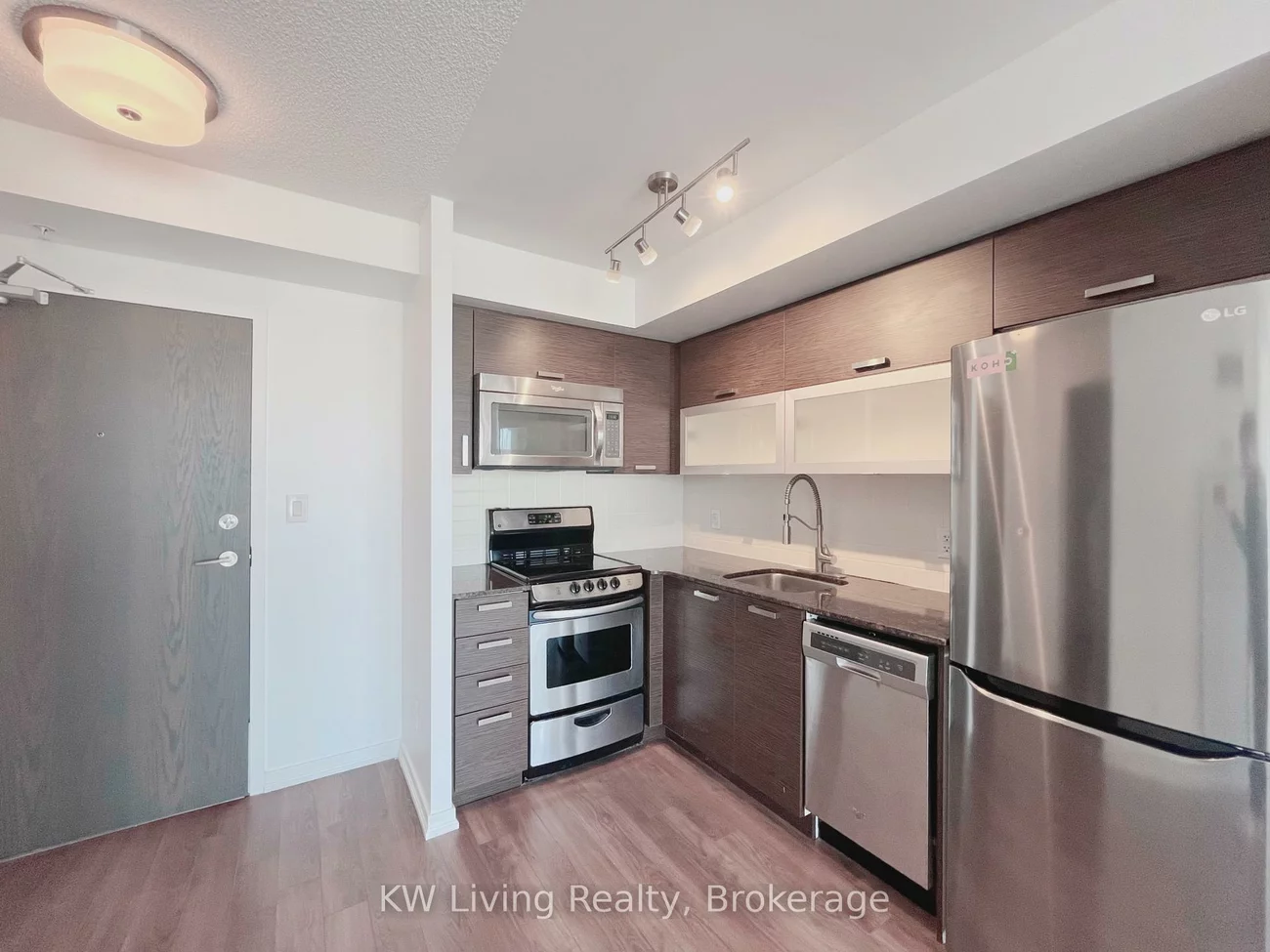 68, Abell, Little Portugal, Toronto