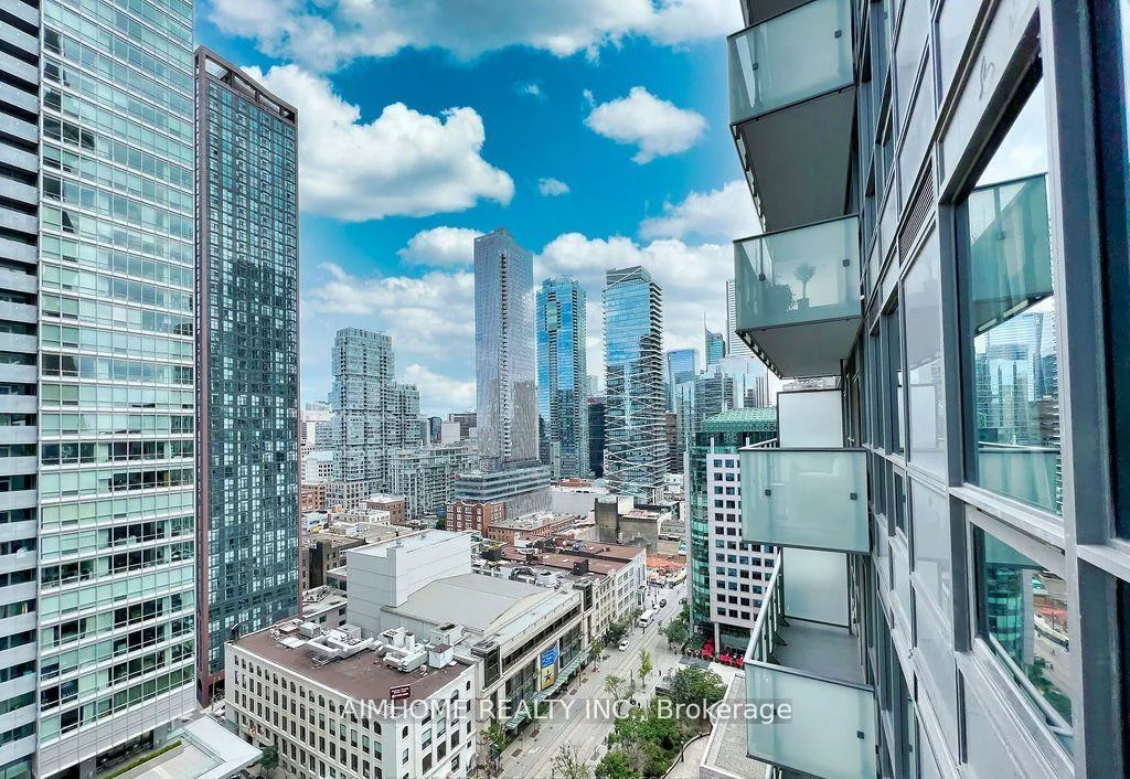 8, Mercer, Waterfront Communities C1, Toronto