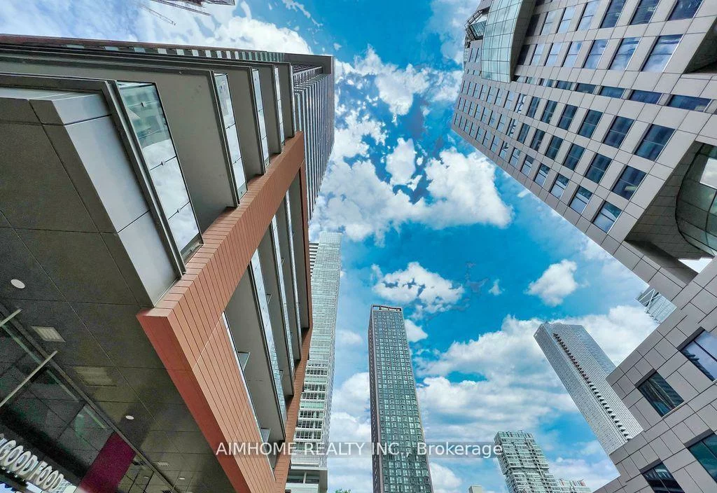 8, Mercer, Waterfront Communities C1, Toronto