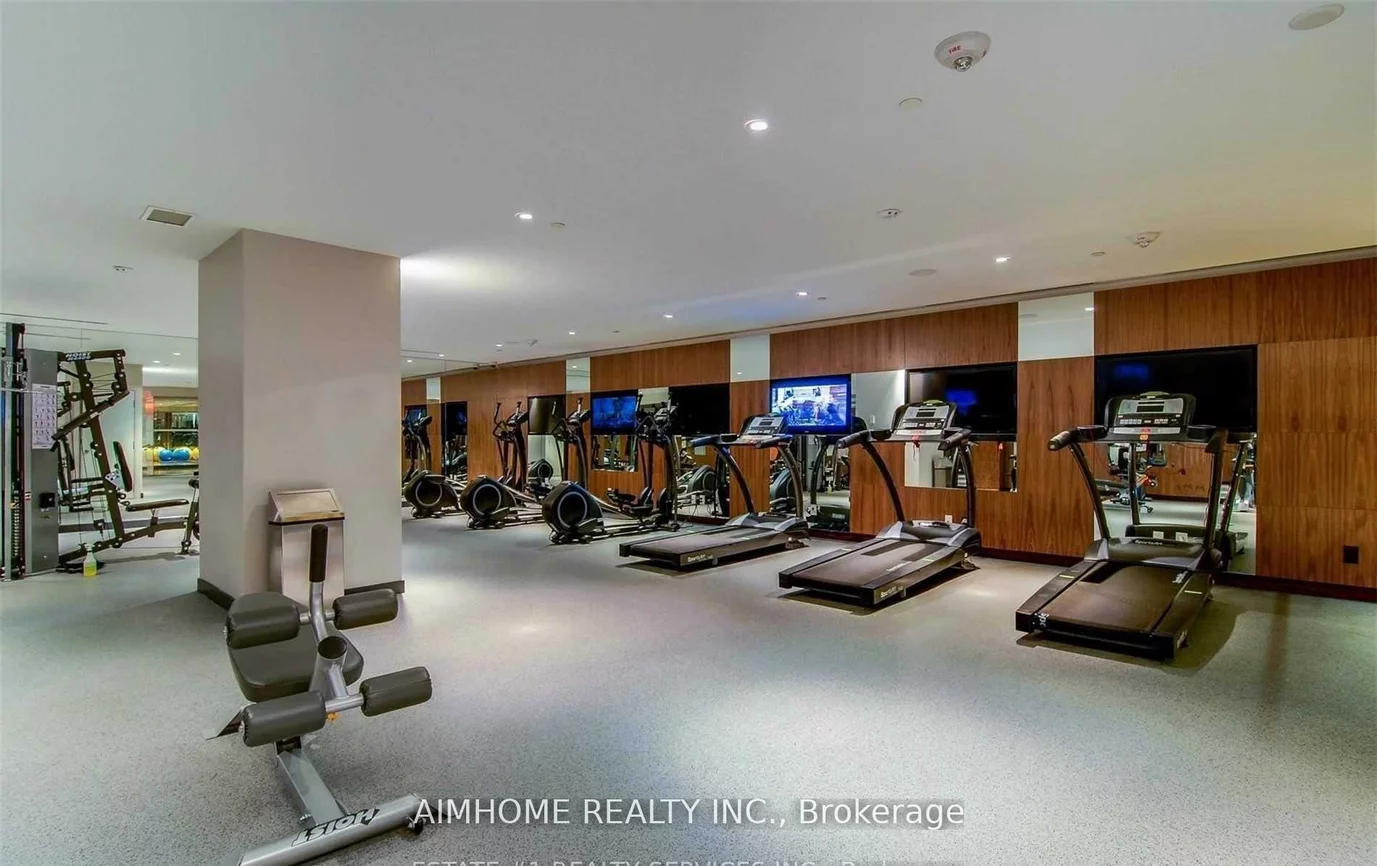 8, Mercer, Waterfront Communities C1, Toronto