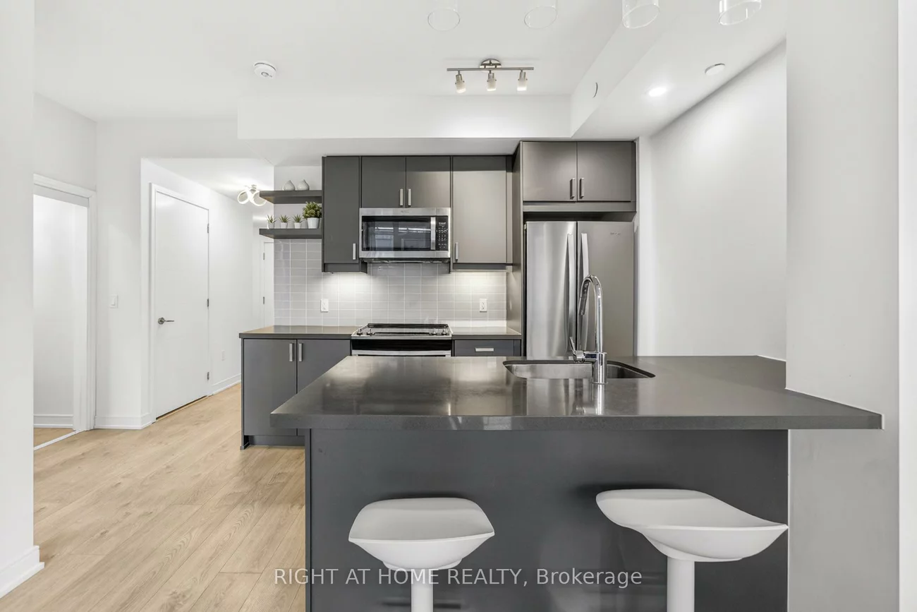 50, Wellesley, Church-Yonge Corridor, Toronto