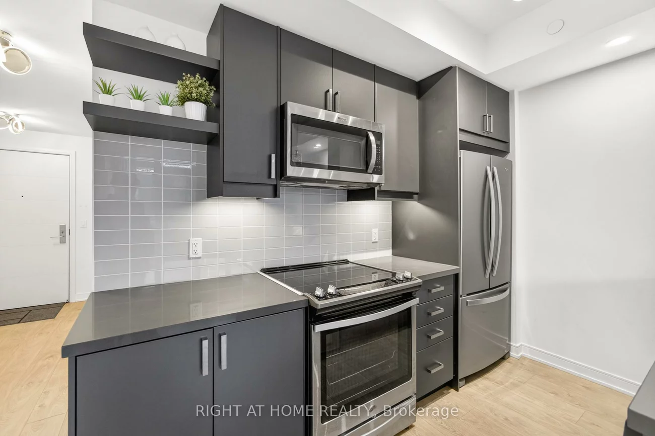 50, Wellesley, Church-Yonge Corridor, Toronto