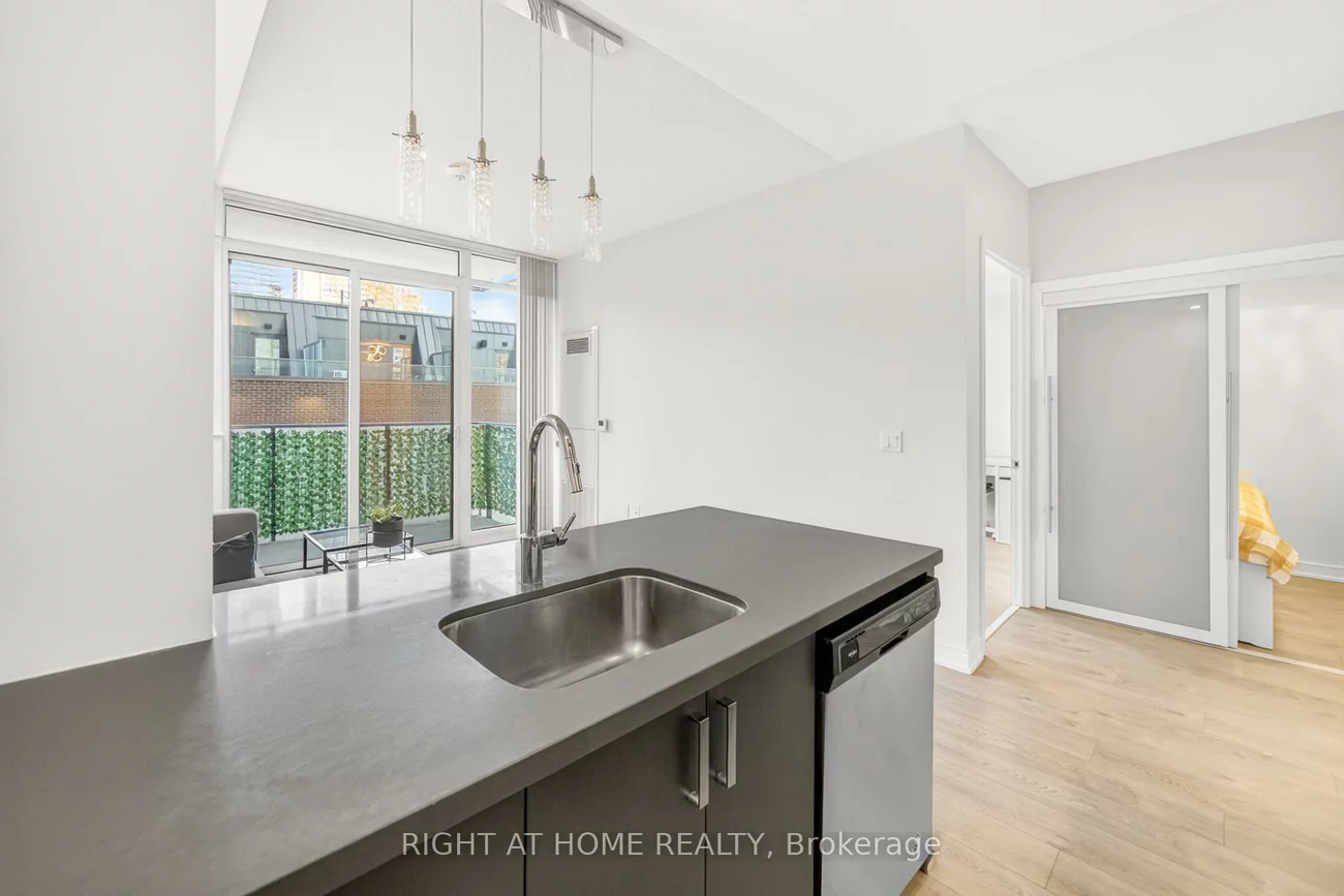50, Wellesley, Church-Yonge Corridor, Toronto