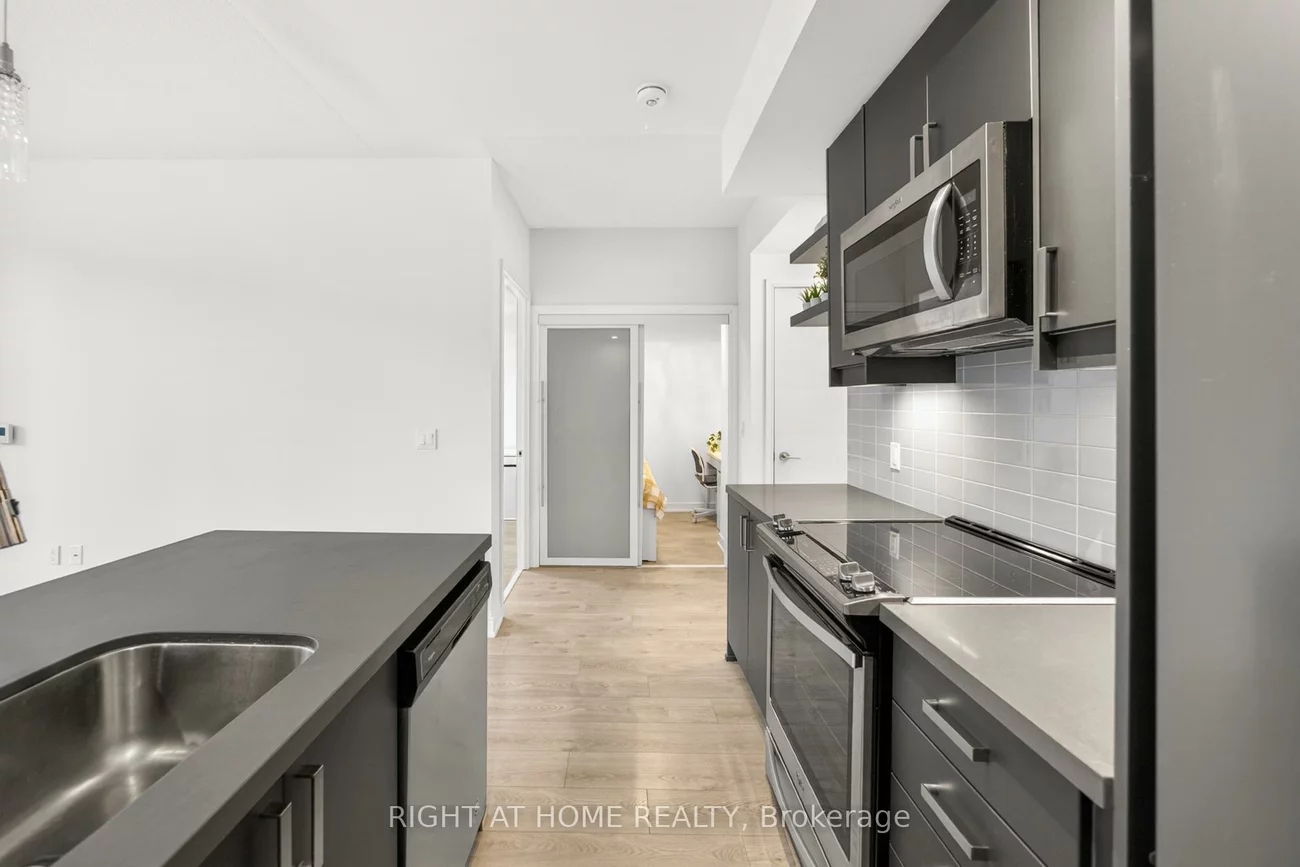 50, Wellesley, Church-Yonge Corridor, Toronto