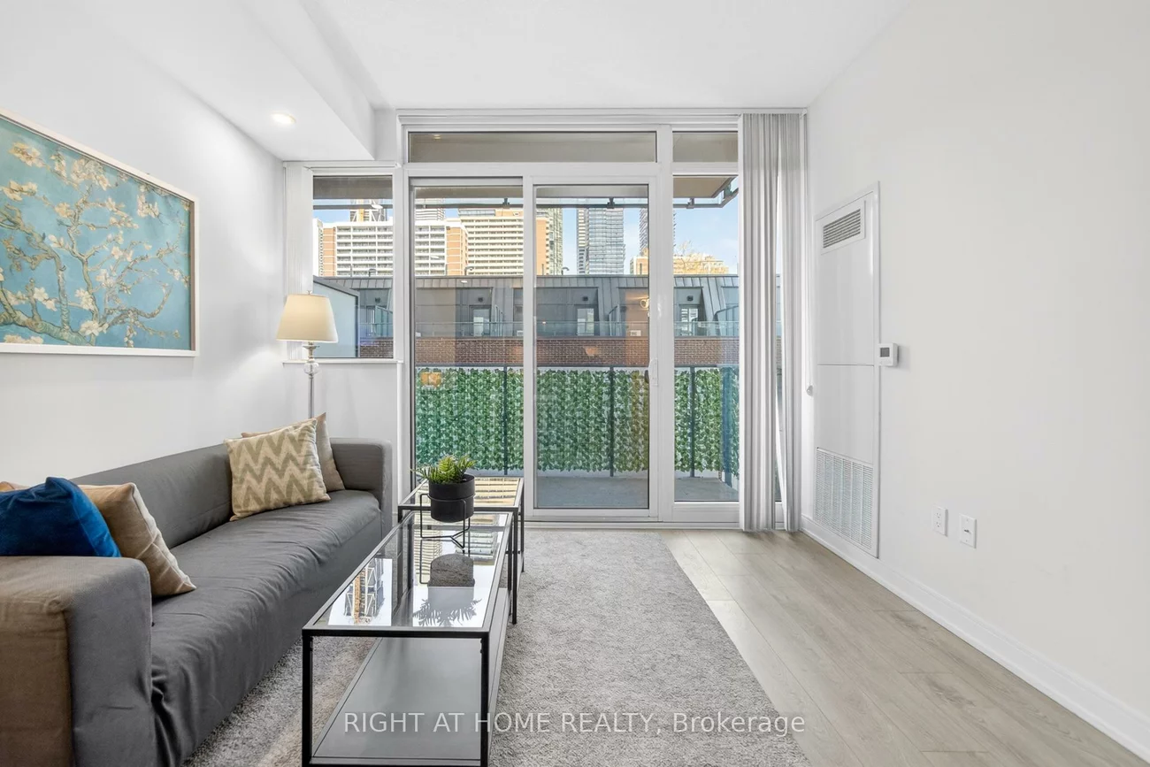 50, Wellesley, Church-Yonge Corridor, Toronto
