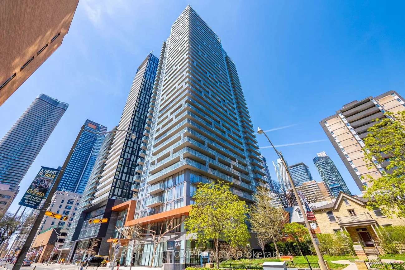 50, Wellesley, Church-Yonge Corridor, Toronto