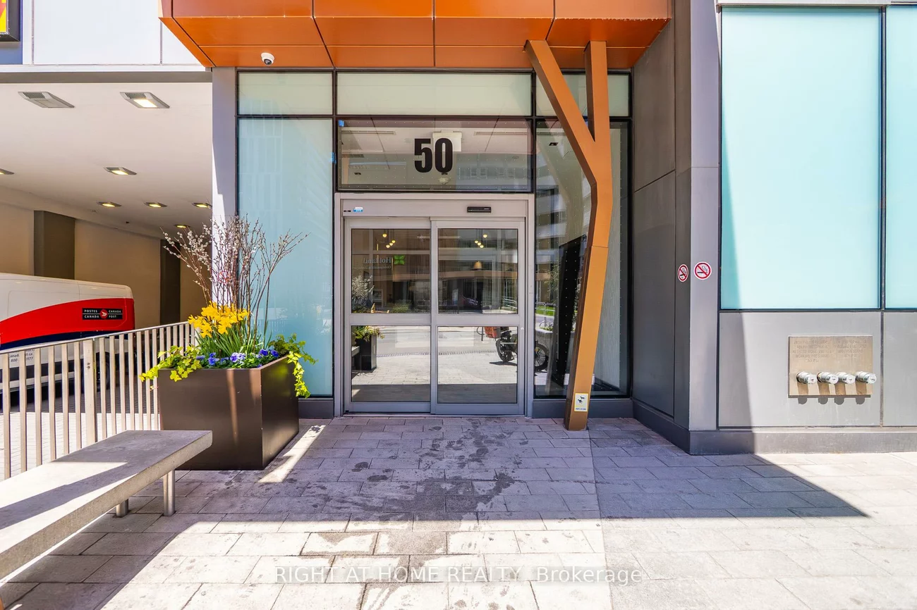 50, Wellesley, Church-Yonge Corridor, Toronto