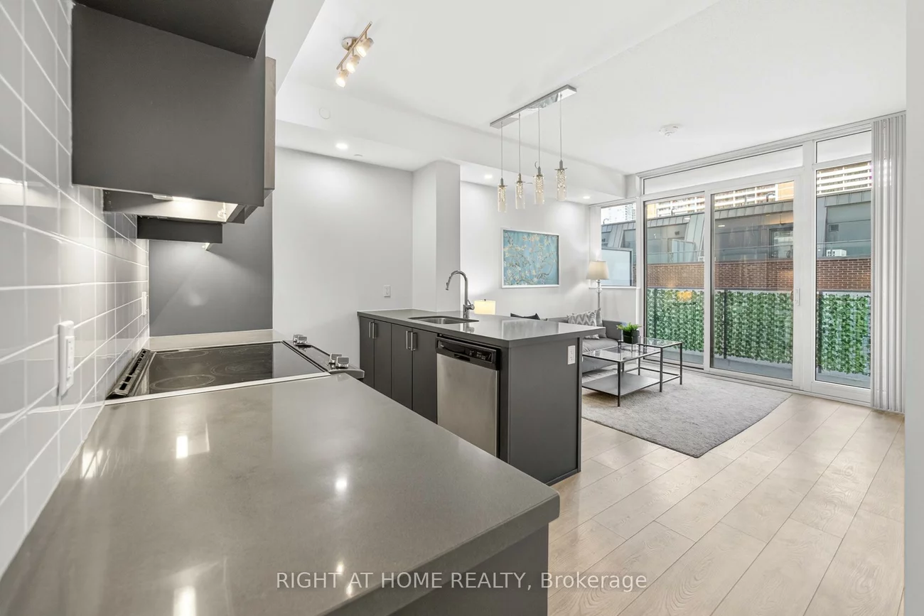 50, Wellesley, Church-Yonge Corridor, Toronto