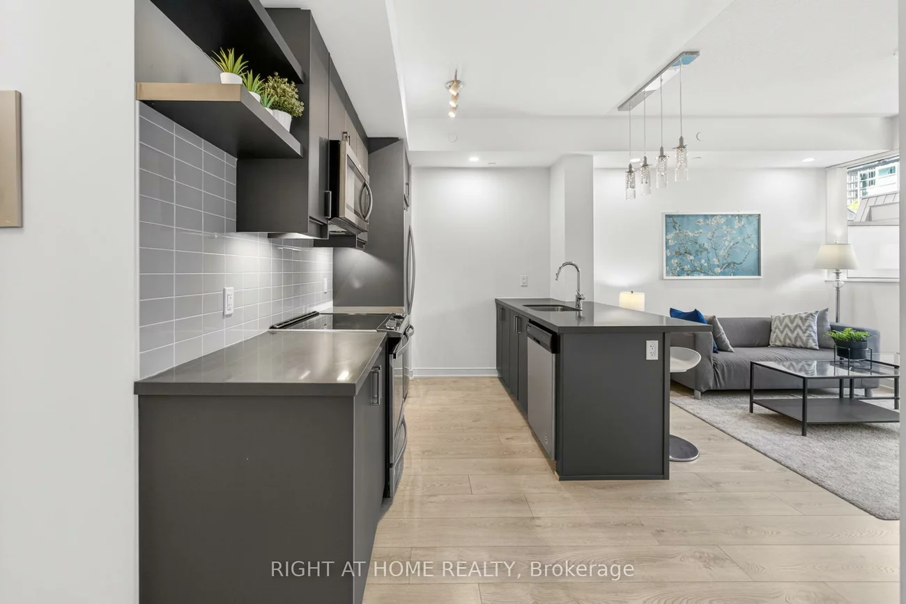 50, Wellesley, Church-Yonge Corridor, Toronto