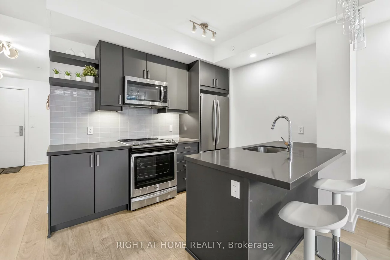 50, Wellesley, Church-Yonge Corridor, Toronto