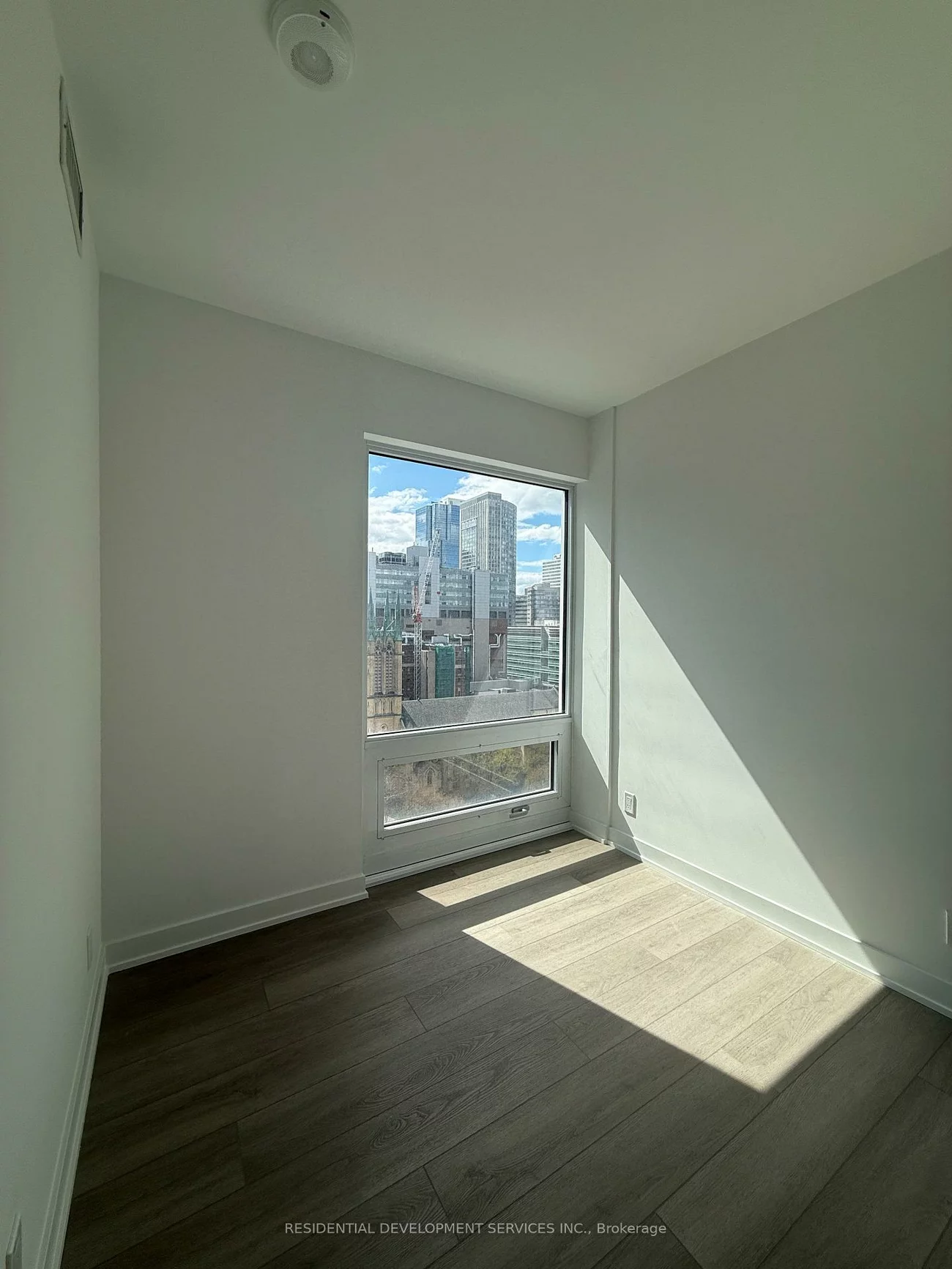 88, Queen, Church-Yonge Corridor, Toronto