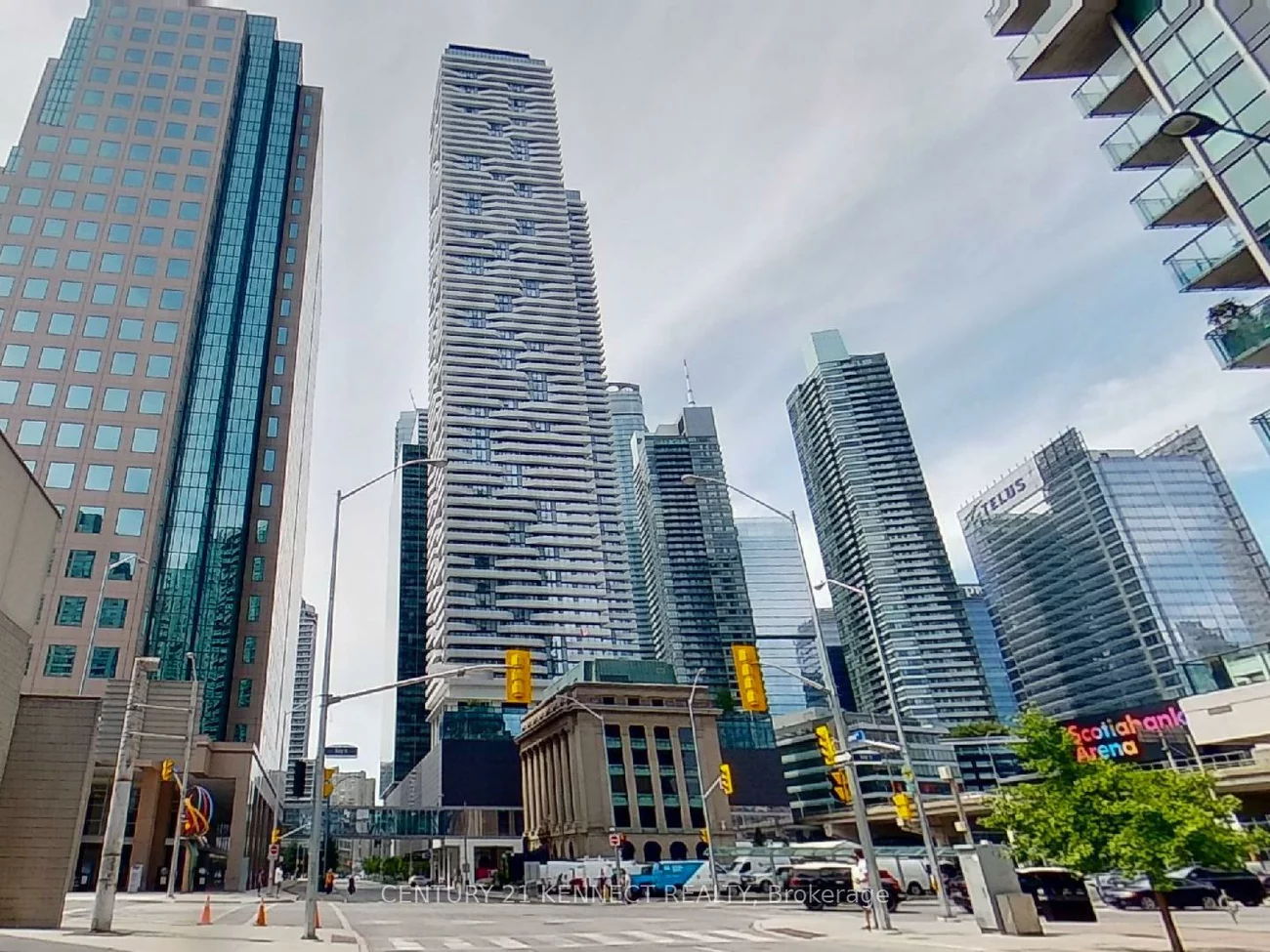 100, Harbour, Waterfront Communities C1, Toronto