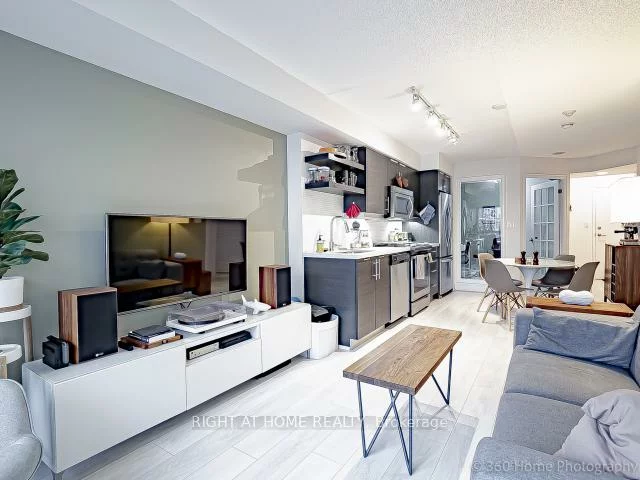 400, Adelaide, Moss Park, Toronto