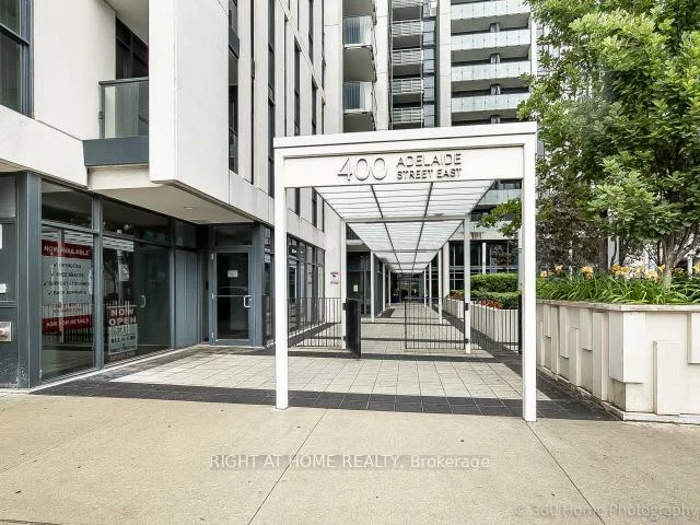 400, Adelaide, Moss Park, Toronto