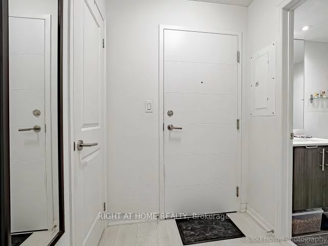 400, Adelaide, Moss Park, Toronto
