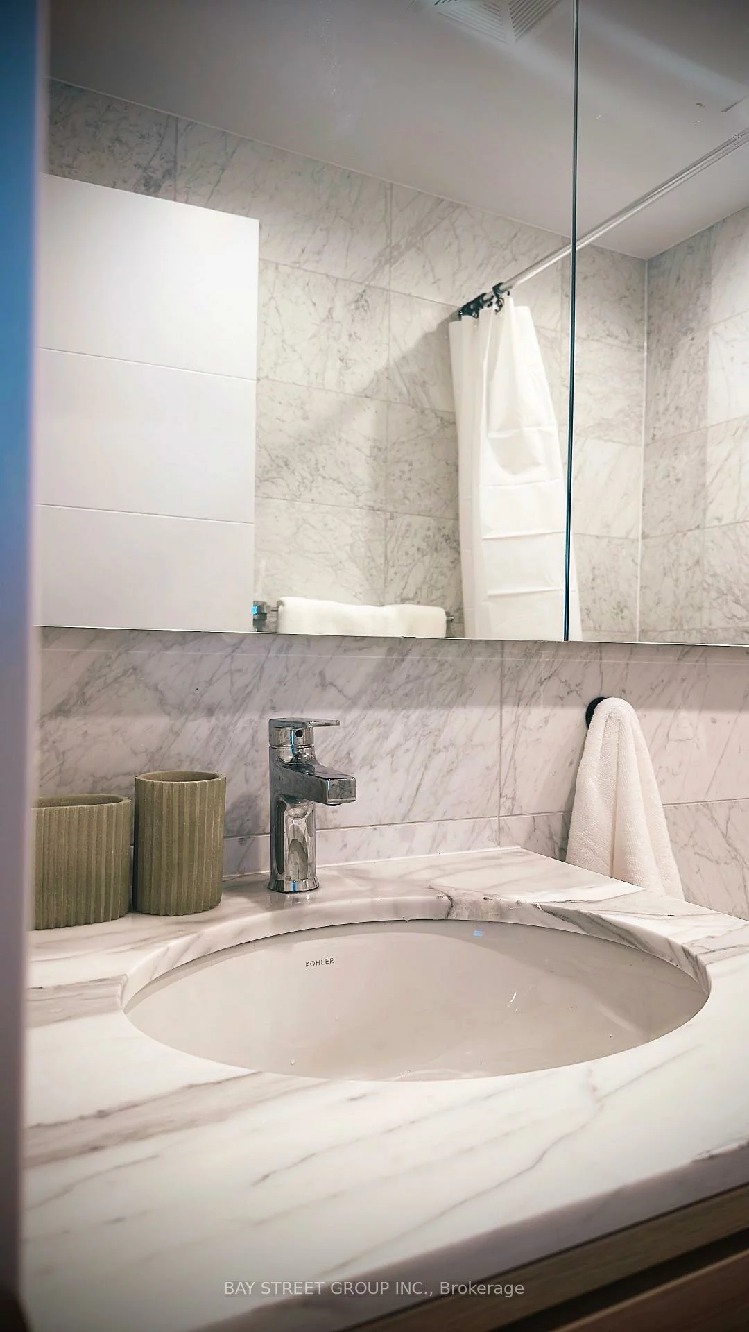 29, Green Trail, Bayview Village, Toronto