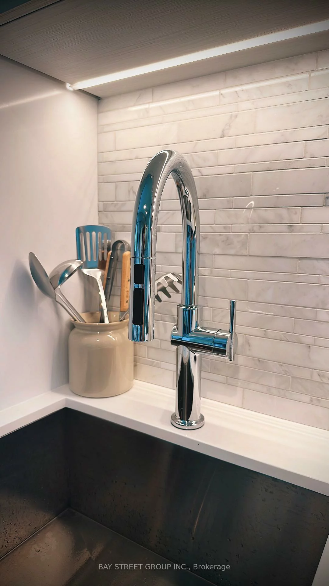 29, Green Trail, Bayview Village, Toronto