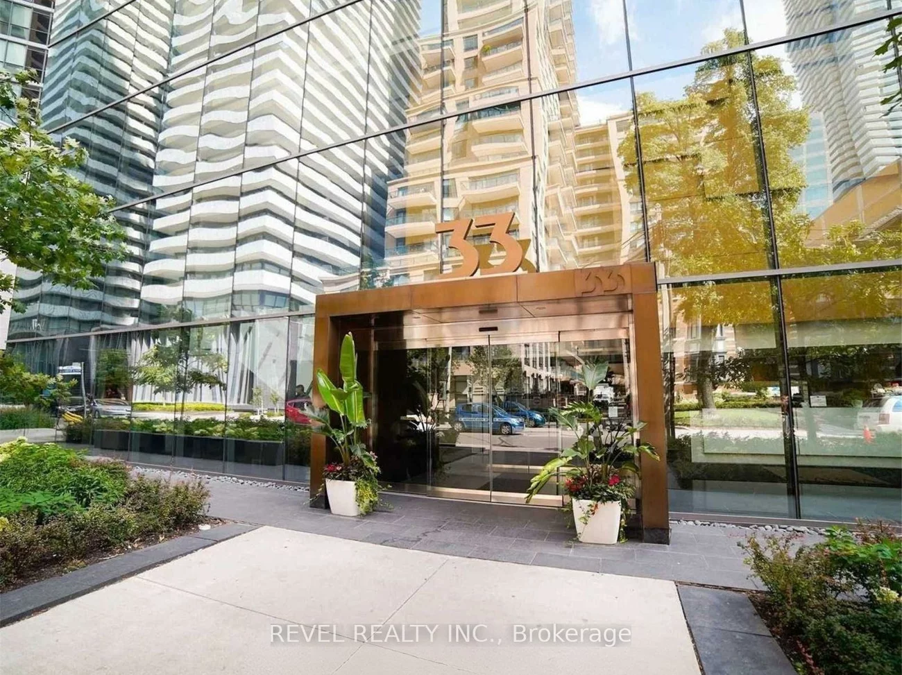 33, Charles, Church-Yonge Corridor, Toronto