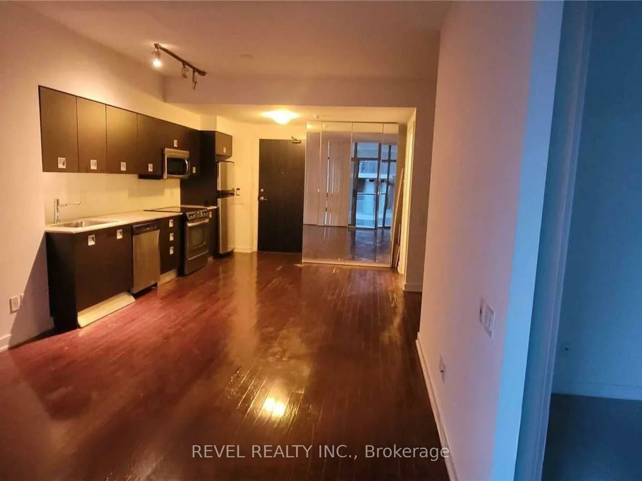 33, Charles, Church-Yonge Corridor, Toronto