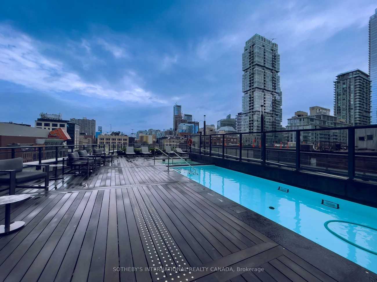 99, John, Waterfront Communities C1, Toronto