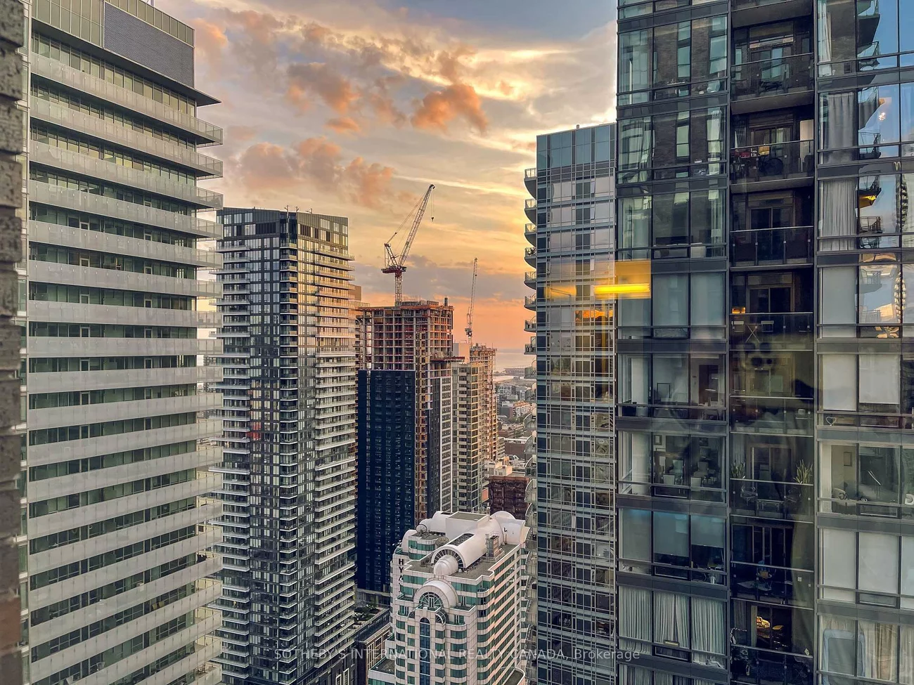 99, John, Waterfront Communities C1, Toronto