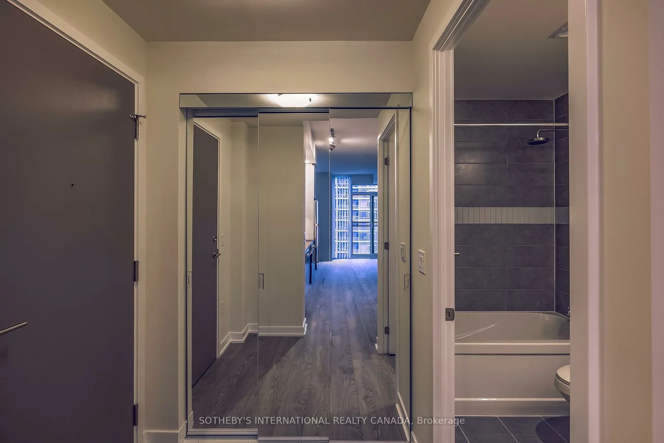 99, John, Waterfront Communities C1, Toronto