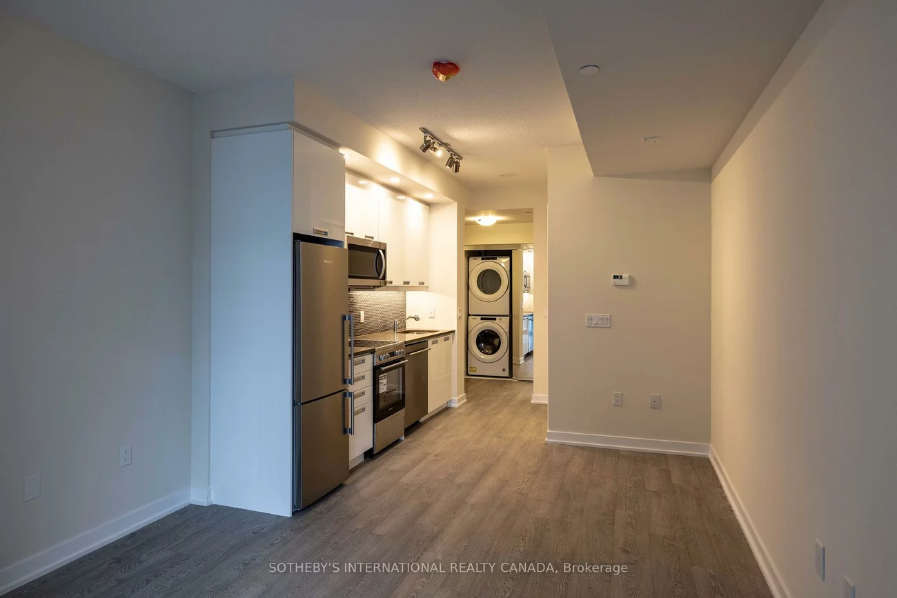 99, John, Waterfront Communities C1, Toronto